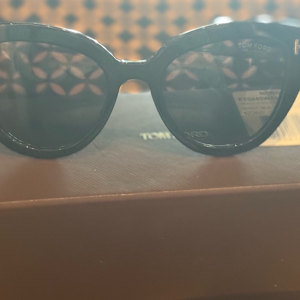Tom Ford IZZI Sunglasses - Picture 10 of 14